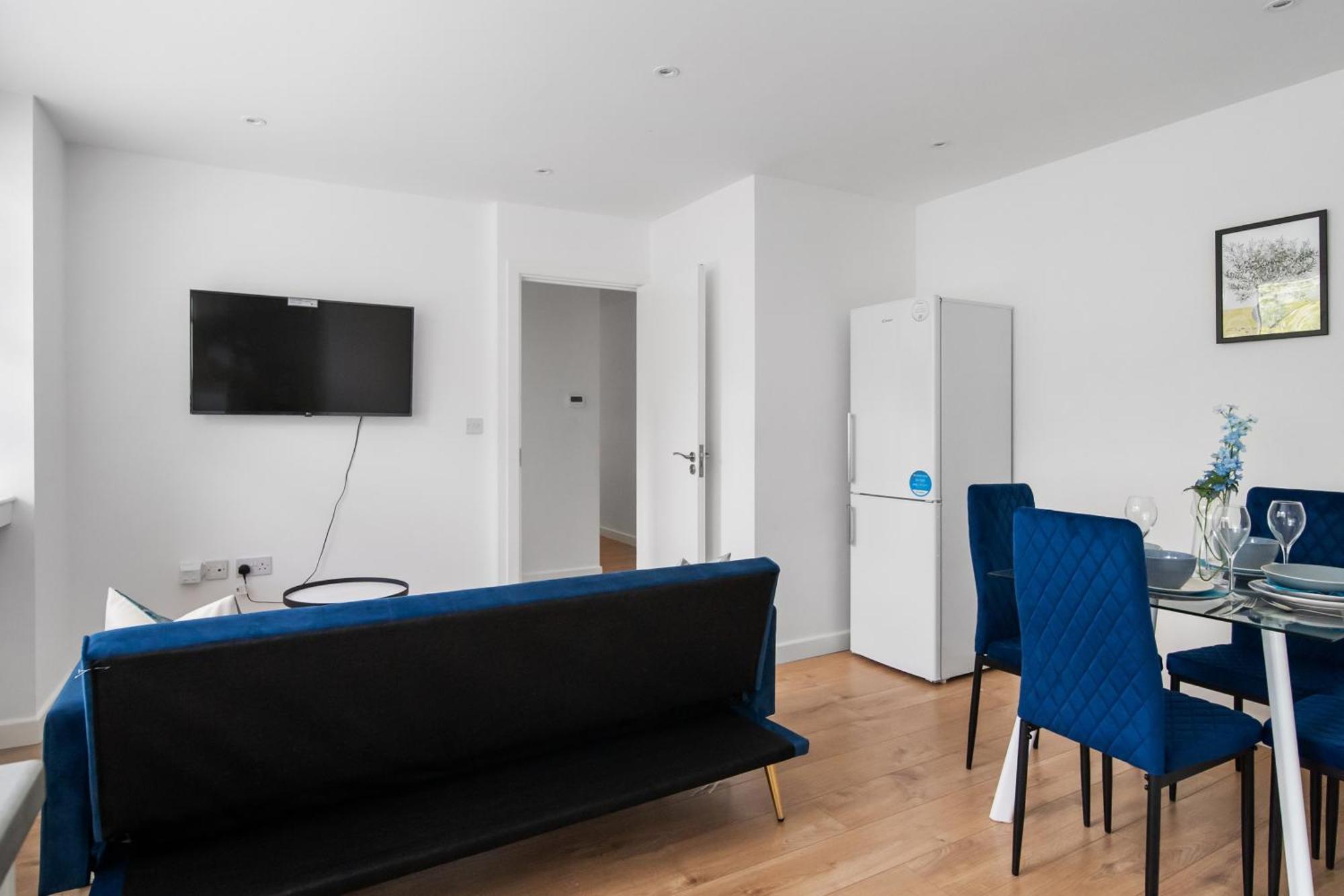 Modern Building Aylesbury Apartment *
